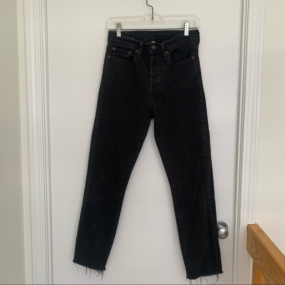 Black high waisted Levi’s jeans size 27